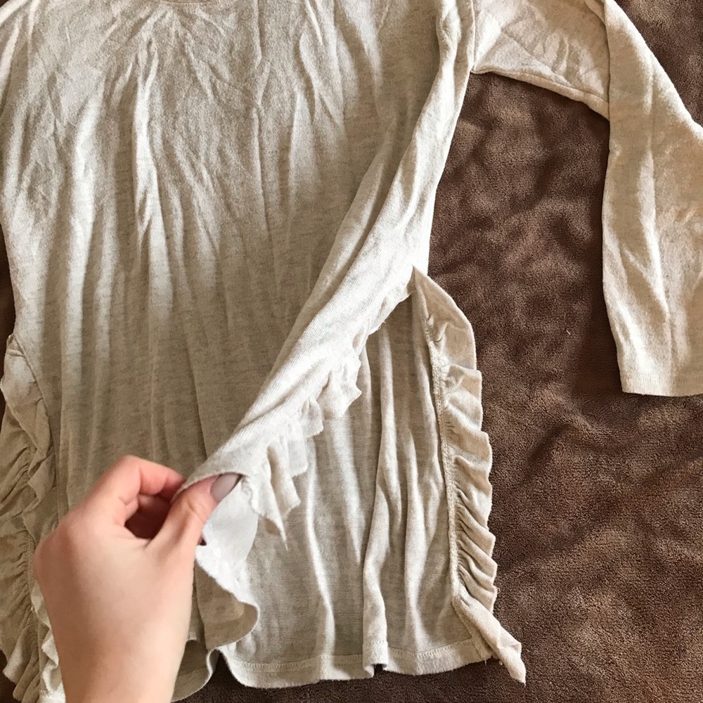 Aerie tunic top with slit. Size medium. Cream